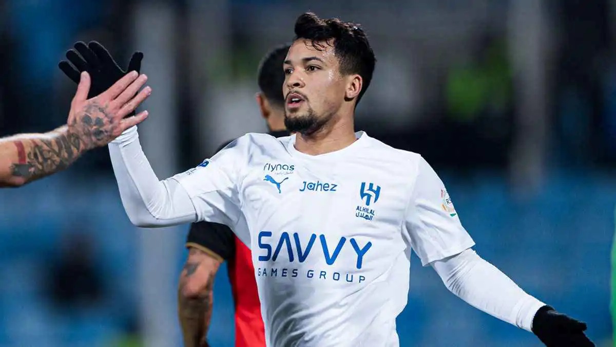 بعد عرضه للبيع ..  أول عرض أوروبي لليوناردو مهاجم الهلال 