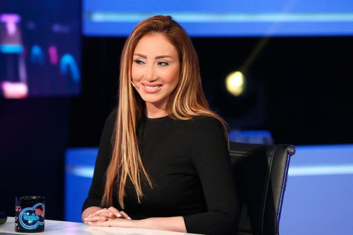 بالصور ..  ريهام سعيد تنشر صورة ابنها على فراش المرض وتطلب الدعاء له