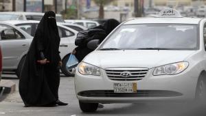السعودية ..  غرامة على سائقي وسائقات الأجرة غير الملتزمين بالزي الموحد