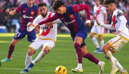 برشلونة يتعثر أمام رايو فاليكانو قبل توقف الدوري 