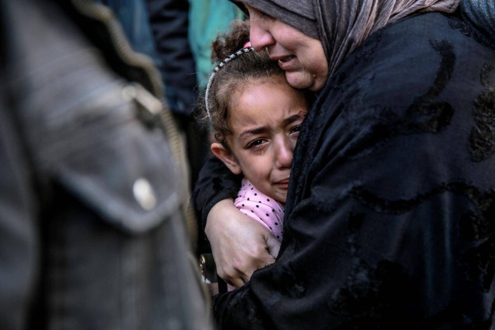 شهداء في قصف وسط وجنوبي قطاع غزة واستهداف للنازحين في خان يونس