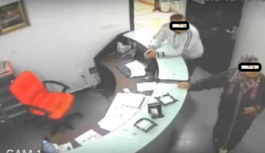لص يسرق المراجعين بمستشفى البشير   ..  وزريقات يحمل المسؤولية لشركة الامن  ..  "تفاصيل"