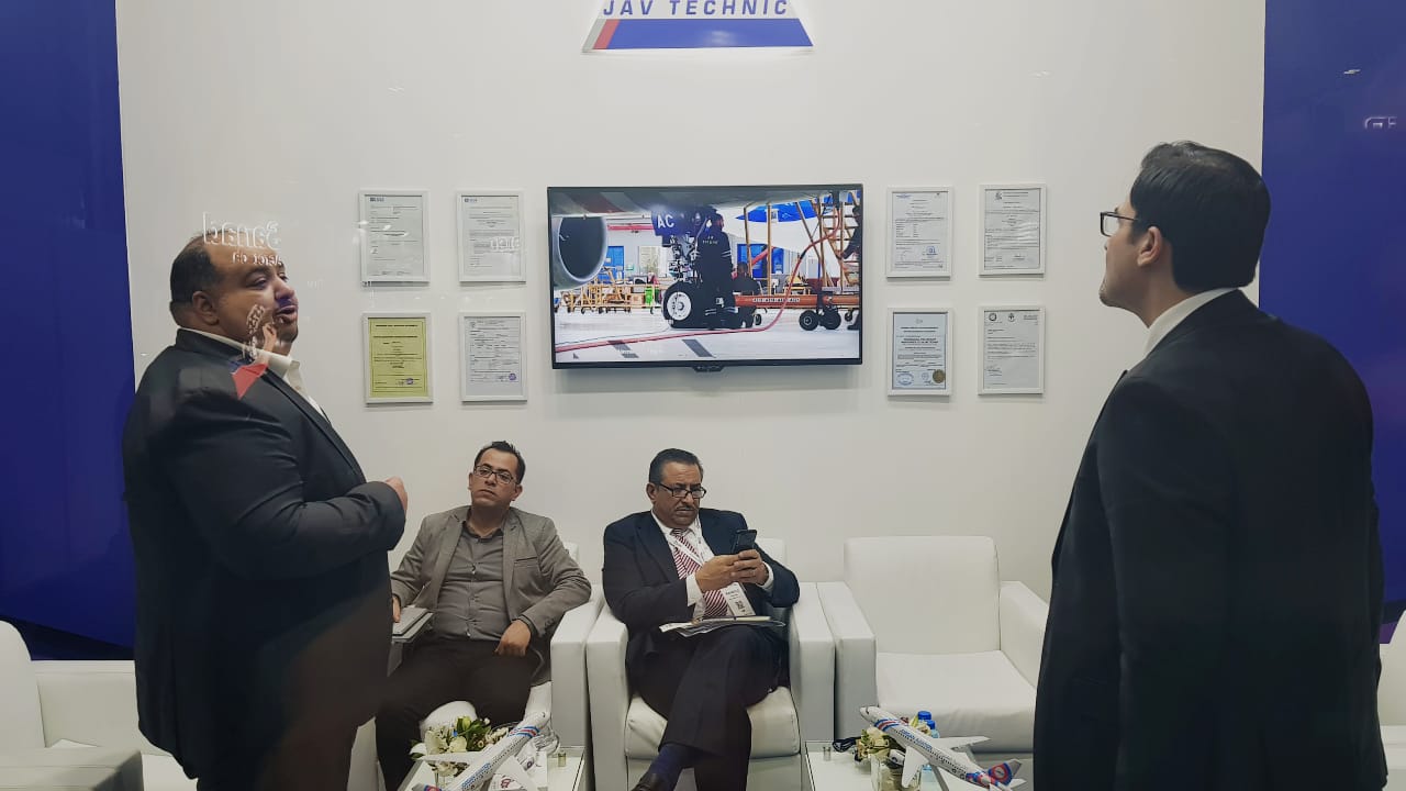وزير النقل يزور جناح الشركة المهنية لصيانة الطائرات في معرض الشرق الأوسط لصيانة وتجديد الطائرات في دبي