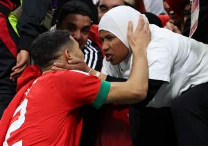 عائلات اللاعبين في المعسكر ..  قرار الركراكي الاستثنائي يصنع التاريخ للمغرب