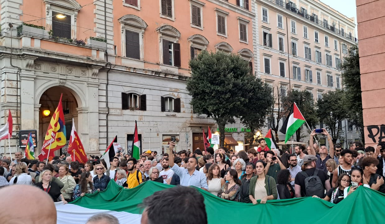   مسيرة في روما تنديدا بالعدوان الإسرائيلي على غزة 