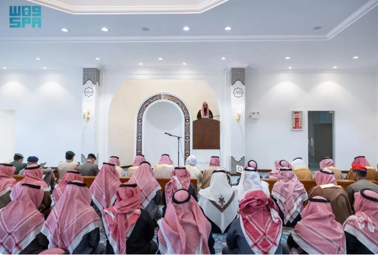 السعودية: ممنوع تصوير الأئمة والمصلين وكل ما يجر إلى (الرياء وطلب الثناء)