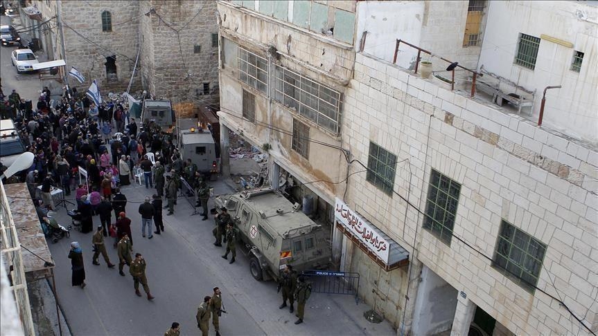 اعتقال 5 فلسطينيين تضامنوا مع "عائلة صالحية" بالشيخ جراح