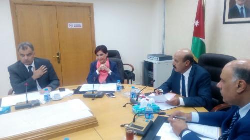 تثبيت 131 موظف شراء خدمات من أصل 551 بالتلفزيون