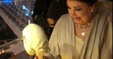 بالصور  ..  "مقلب" من بائع آيس كريم لرجاء الجدوى فى دبى 