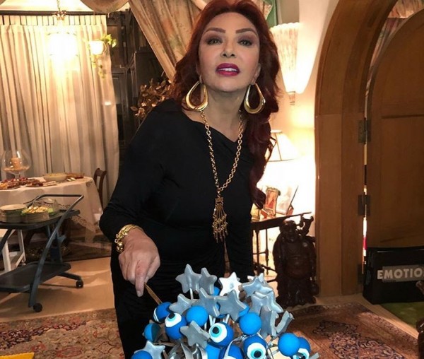 بالفيديو .. وصلة رقص لنبيلة عبيد في عمر الـ 73