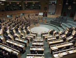 انشقاق عشرات النواب "عن حجب الثقة عن الحكومة 