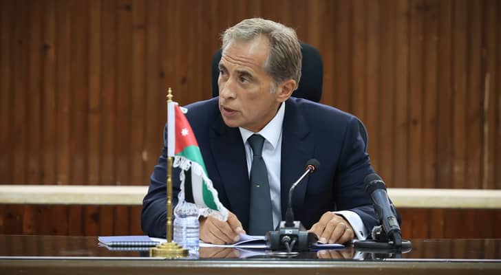 حسان يتلقى اتصالا هاتفيا من نظيره اللبناني للتعزية بشهداء الحادث الإرهابي في الكرك