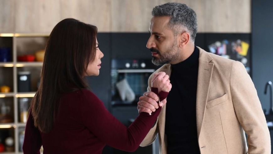 الخائن ..  فنان لبناني يعلق على مشهد قيس الشيخ نجيب وسلافة معمار المثير للجدل