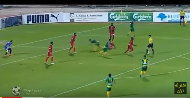 بالفيديو :عندما يتدخل الحكم في المباراة بشكل غريب