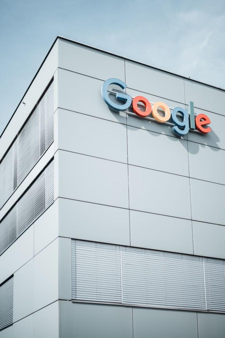 جوجل تطلق منصة محادثة الذكاء الاصطناعي "بارد" في 180 دولة