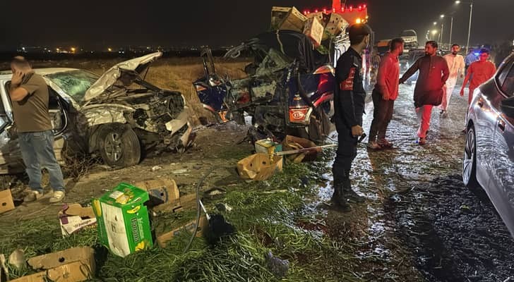 إصابة 7 أشخاص بحادث تصادم عنيف على طريق المفرق – الرمثا