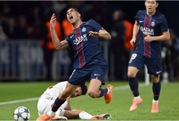 إصابة حكيمي تحزن الشارع الرياضي المغربي ..  كم مدة غيابه؟