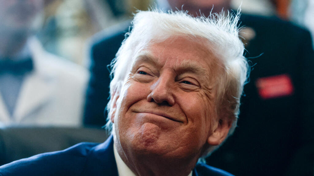 ترمب: إيران تستطيع بدء عملية إعادة الإعمار