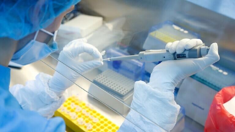 الصين تبدأ بتطوير لقاح مضاد لمتحور أوميكرون 