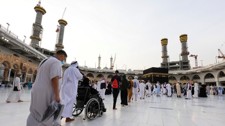 بالفيديو و الصور  ..  الحجاج يتوافدون إلى المسجد الحرام لأداء طواف الوداع
