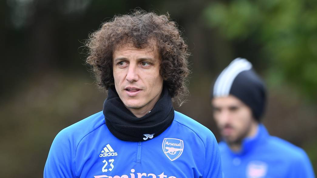 آرسنال يطالب ديفيد لويز بتخفيض راتبه قبل التجديد