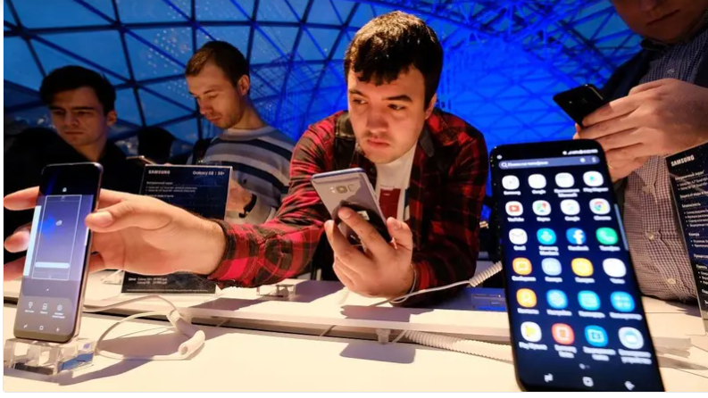 التضخم ليس السبب ..  تقرير: هاتفك القادم سيصبح أغلى بكثير