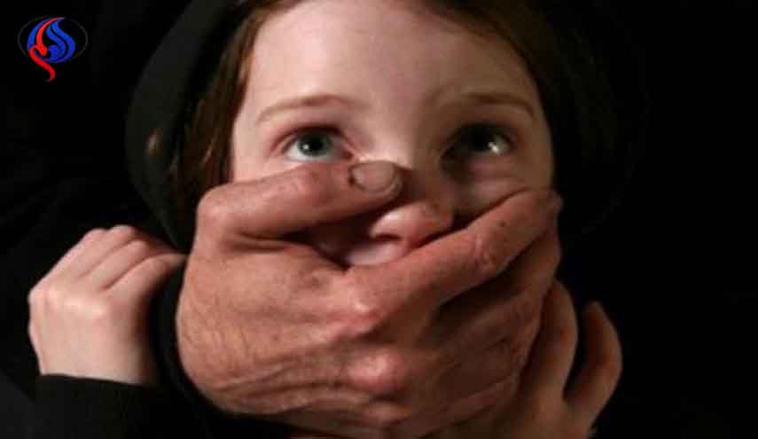 فضيحة تاريخية ..  الكشف عن عصابة اغتصبت ألف طفلة في بريطانيا