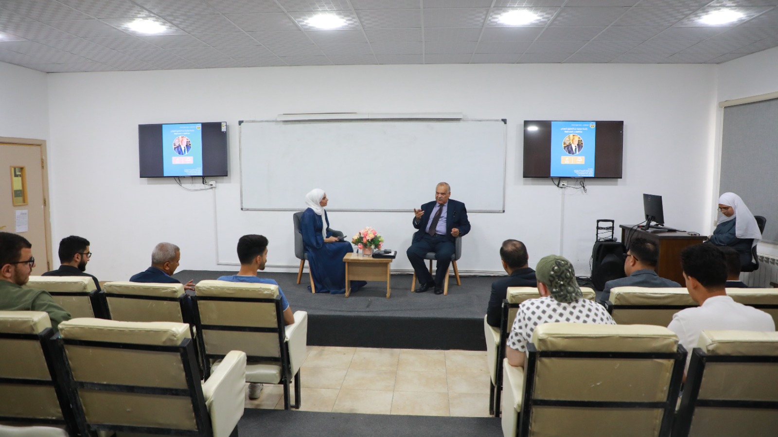 كلية الإعلام في جامعة الزرقاء تستضيف الإعلامي أسعد خليفة
