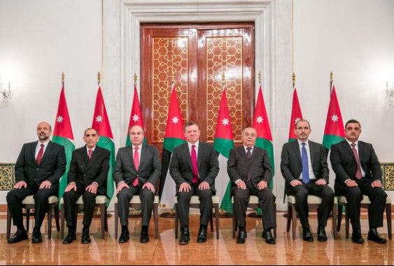 "بالأسماء" وزراء غائبون عن الساحة منذ تسلمهم حقائبهم الوزارية  ..  فمن سيغادر منهم "ومن هم انشط الوزراء" ؟