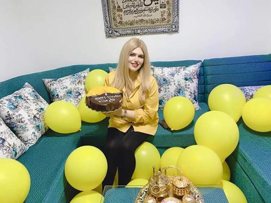 مصرية تحتفل بطلاقها بعد زواج شهر واحد