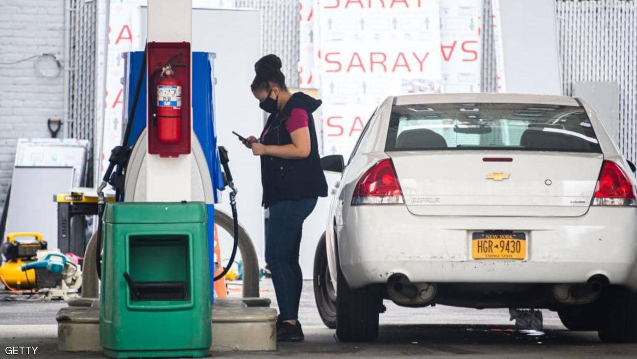 النفط يهبط بسبب "الطلب الأميركي" على البنزين