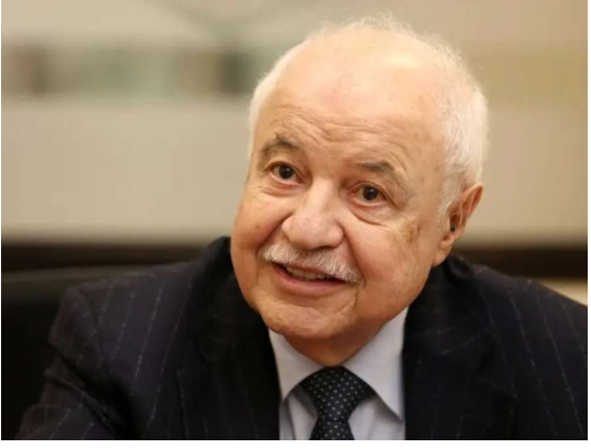 بسبب إنكاره لجرائم نظام الأسد ..  وزارة المالية السورية توقف ترخيص شركة طلال أبو غزالة