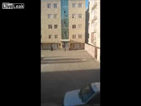 بالفيديو ..  مقتل ايرانية القاها زوجها من الطابق الخامس 