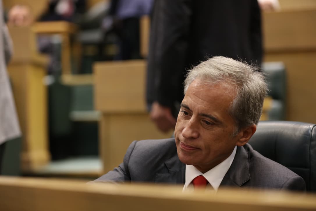 رئيس الوزراء: بفخر واعتزاز نحتفل اليوم بعلمنا الأردني 