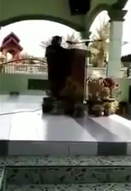 بالفيديو - وفاة داعية إسلامية أثناء تلاوتها لبعض الأدعية 