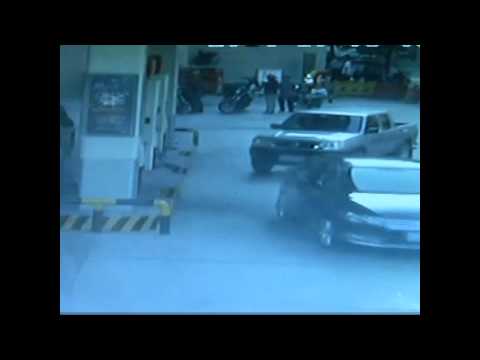 بالفيديو من الصين ..  لحظات سرقة السيارة وتتبع السارق والقاء القبض عليه