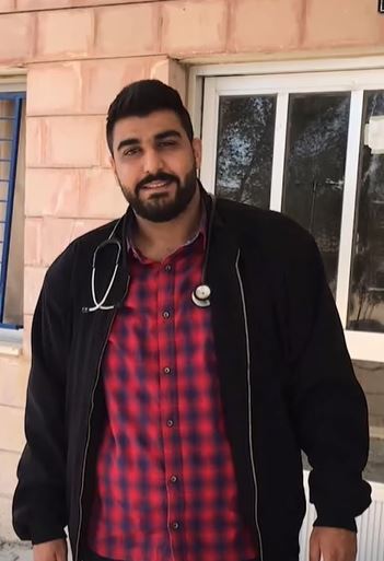  الدكتور "عمر المعايطة" يروي تفاصيل وفاة ابن عمه الدكتور" أحمد" بحادث سير على الطريق الصحراوي - فيديو