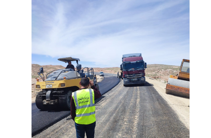 "أشغال البترا": إغلاق طريق بئر البيطار _ وادي موسى لاستكمال خلطات اسفلتية 