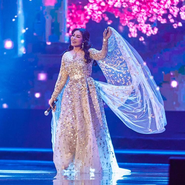اكتشفوا كم تنفق الفنانة أحلام على إطلالاتها الباهظة ..  بالصور