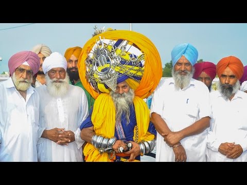 بالفيديو: هندي يستغرق 6 ساعات ليرتدي عمامته