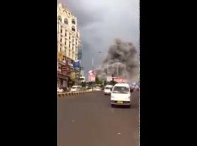 بالفيديو : لحظة قصف وتدمير منزل الرئيس اليمني المخلوع "عبدالله صالح" 