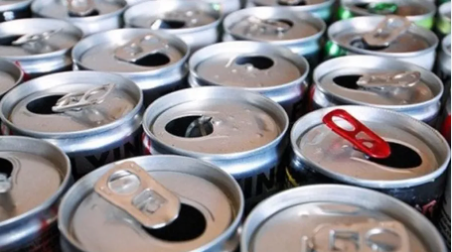 الغذاء والدواء: منع تداول مشروبات الطاقة يشمل العصائر المخلوطة بها