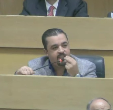 انفعال النائب أندريه خلال مناقشة المادة الاولى من قانون الملكية العقارية تحت القبة