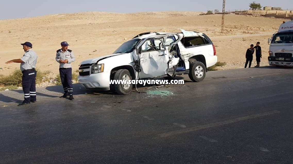 بالفيديو والصور: وفاة شخص وإصابة إثنين أخرين على طريق حدود العمري
