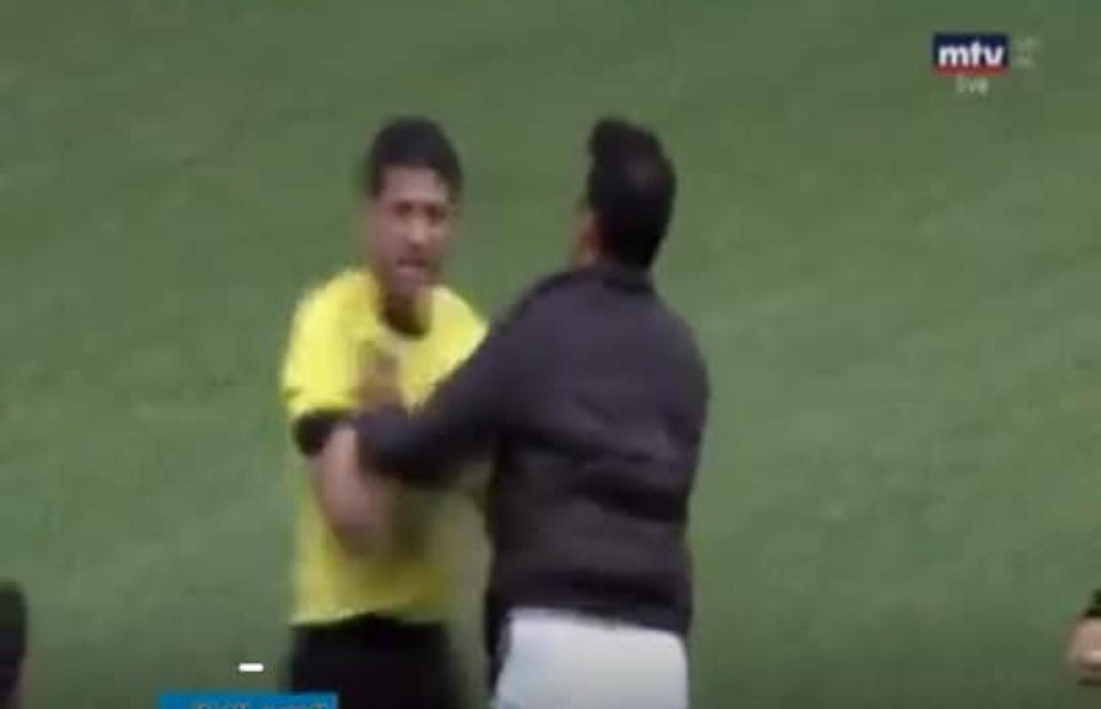 الإعتداء على الحكم الأردني أحمد يعقوب في مباراة بالدوري اللبناني 