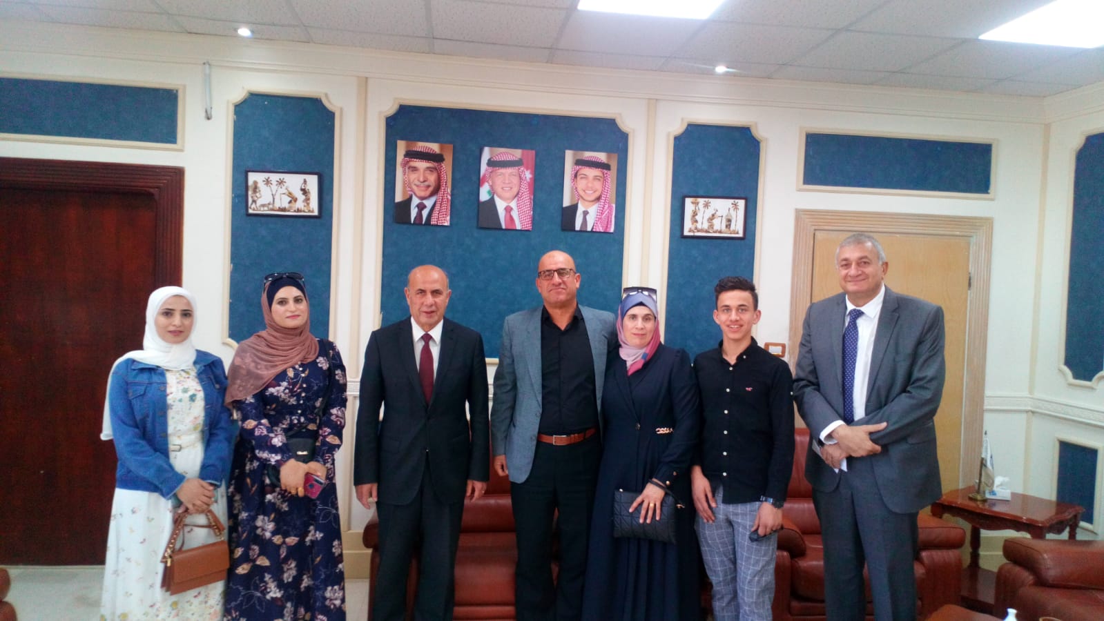 رئيس جامعة فيلادلفيا يستقبل وفد من مدرسة أنجال المصطبة الأهلية