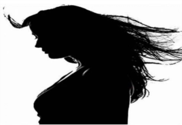 بالصور  ..  نجمة مشهورة يتعفن وجهها بسبب تعاطي المخدرات ..  هكذا أصبحت