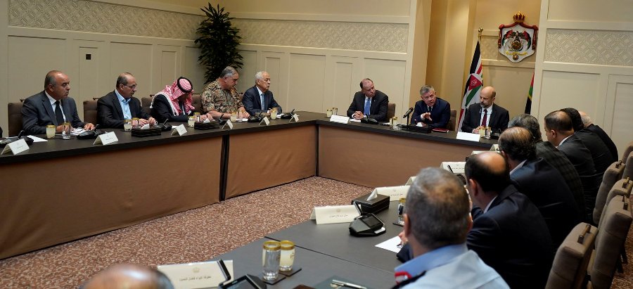  الملك : أشكر المواطنين الذين ساعدوا الأجهزة في عمليات الإنقاذ والإخلاء وهذا التعاون مصدر فخر  