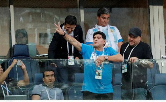 مارادونا يحضر مباريات الأرجنتين مقابل  10 آلاف جنيه إسترليني