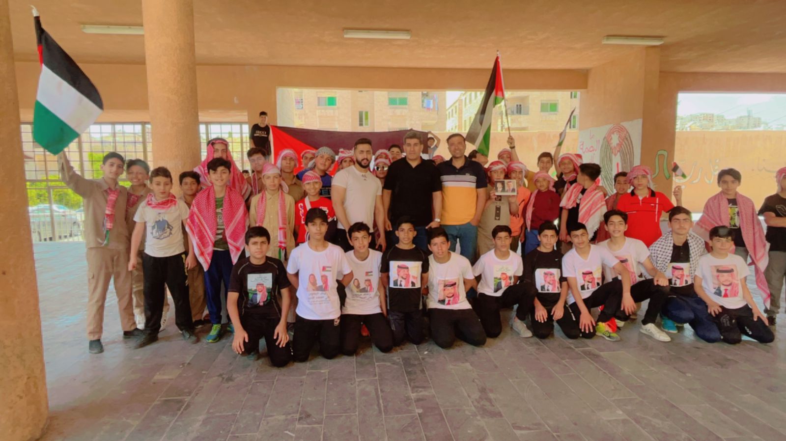 مدرسة ضاحية الامير حسن الاساسية/الثانية تهنئ ولي العهد